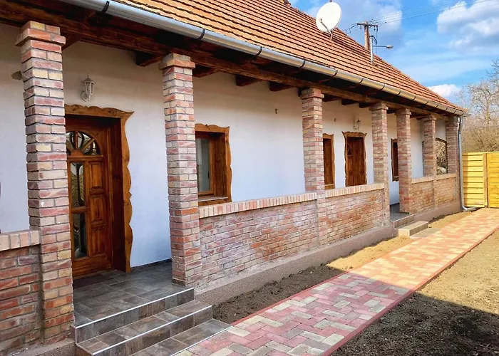 Matrai Vadaszhaz 3-Vintage Cottage